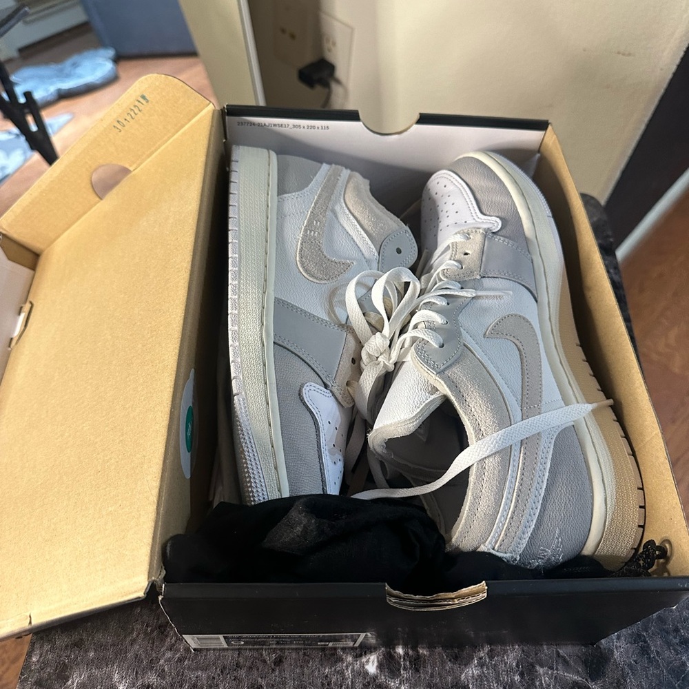 Jordan 1 low SE Craft